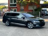 Volkswagen ELAGANCE  R-LINE VIRTUAL COCKPIT MwSt incl - VW Passat Gebrauchtwagen in Frankfurt