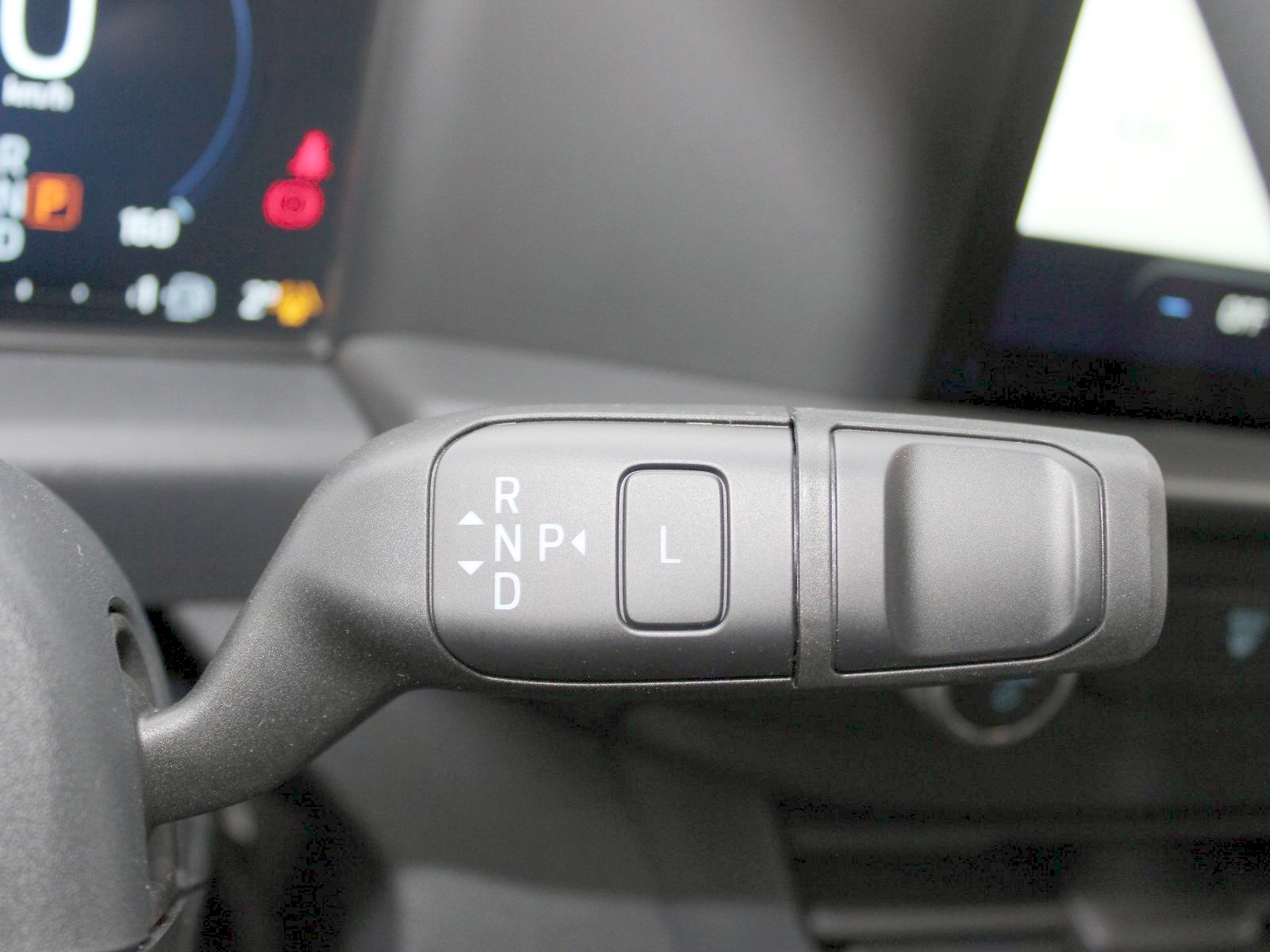 Fahrzeugabbildung Ford Transit Custom 320 L1 Trend FWD Plug-in Hybrid