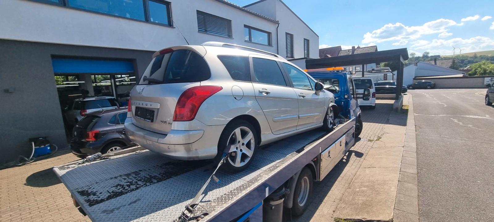 Peugeot 308 2008 — вигляд ззаду