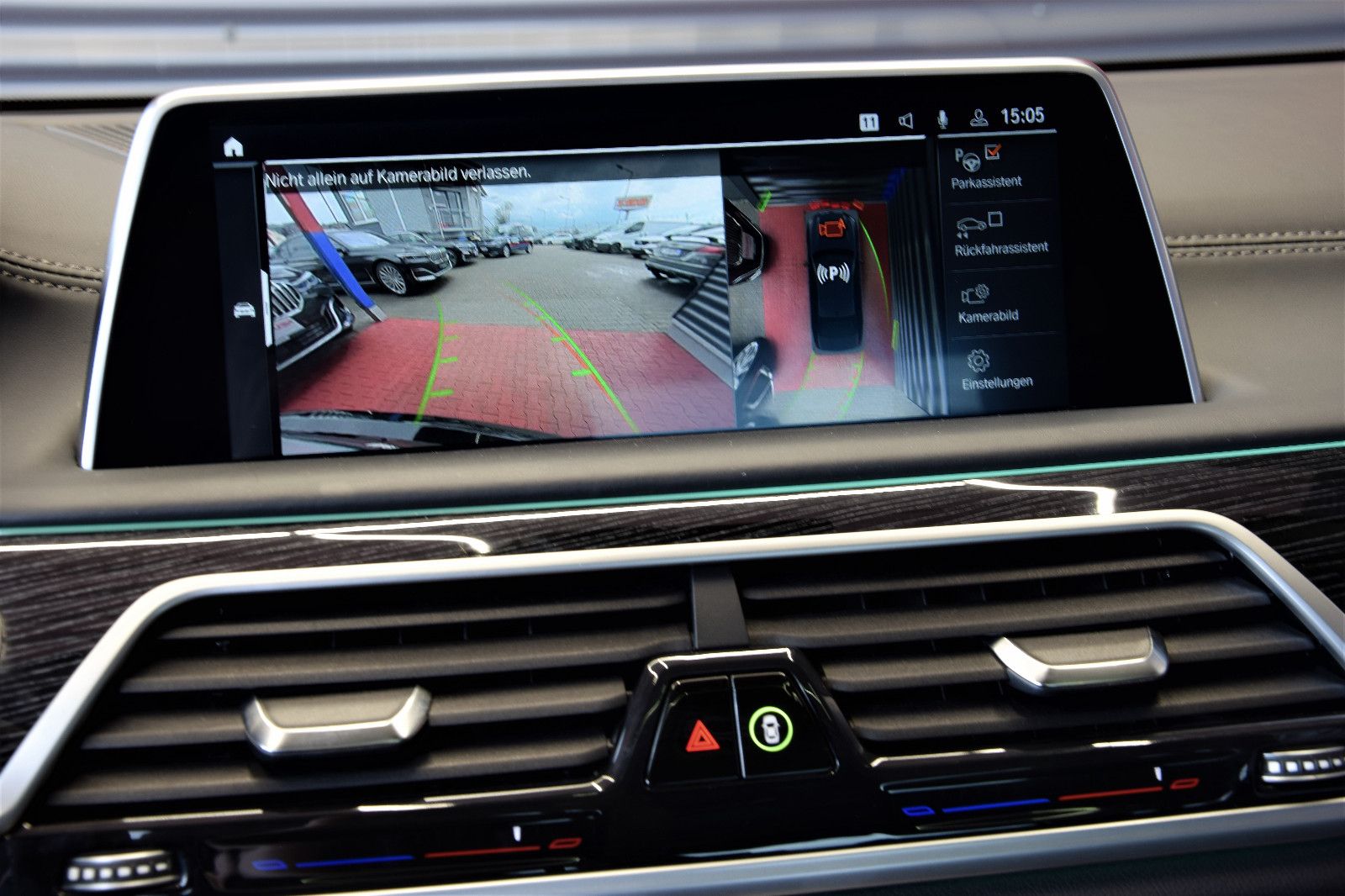 Fahrzeugabbildung BMW 750i xDrive HuD Laser GSHD TV Sitzlüftung 360°