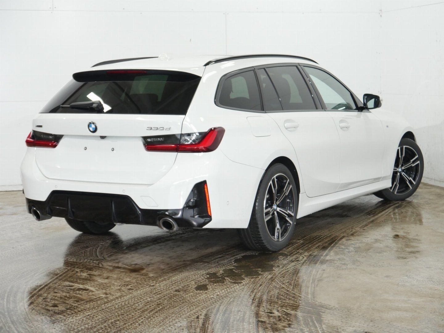 Fahrzeugabbildung BMW 330d xDrive Touring M Sportpaket