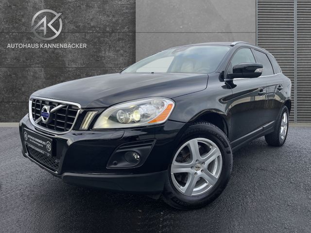 Volvo XC60 Summum AWD*LEDER*STANDHEIZUNG*AHK*NAVI*