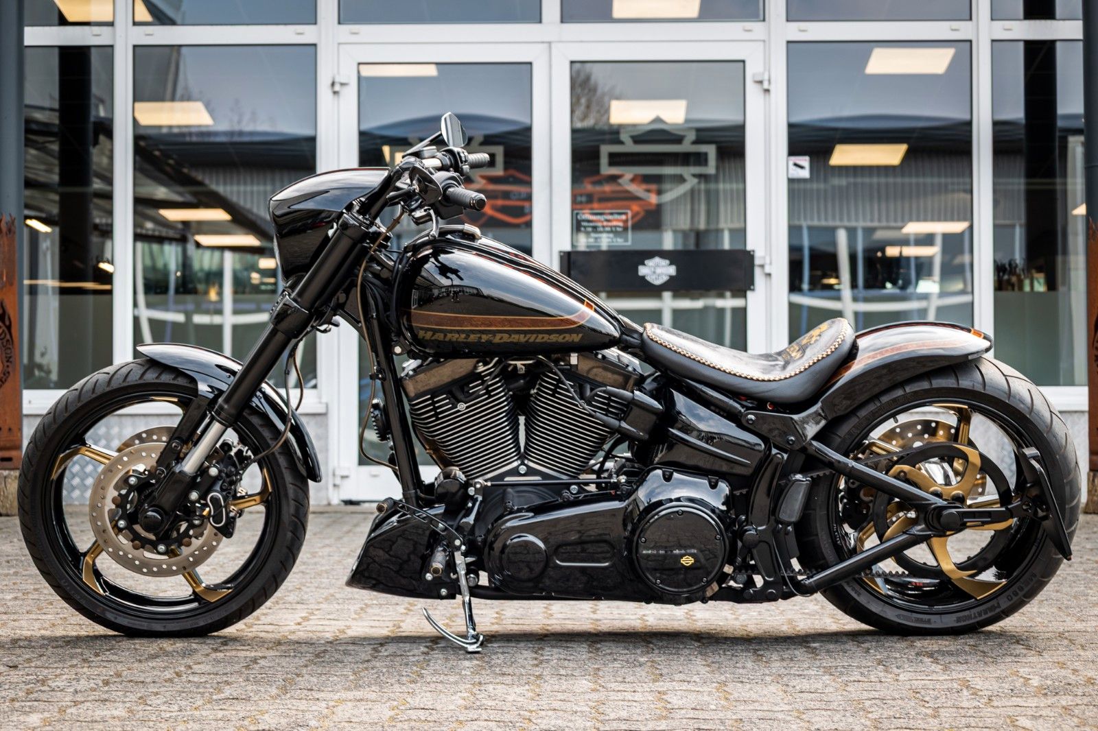 Fahrzeugabbildung Harley-Davidson CVO Pro Street Breakout - Kesstech -
