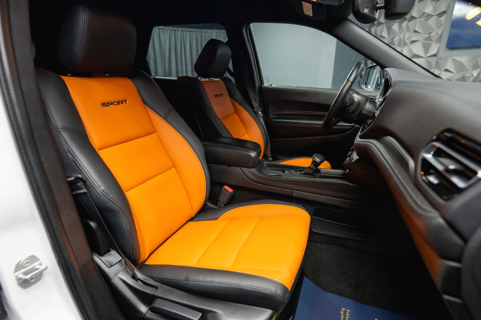 Fahrzeugabbildung Dodge Durango 3.6 V6 GT 4x4 SRT Night-Paket Modell 22