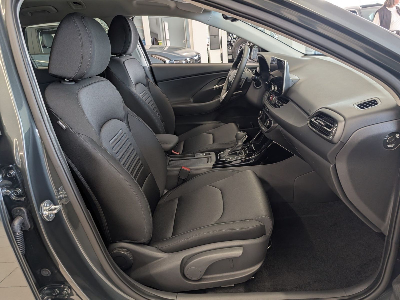 HYUNDAI i30 Kombi 1.6 T-GDI Trend Automatik SHZ Navi – Bild 12
