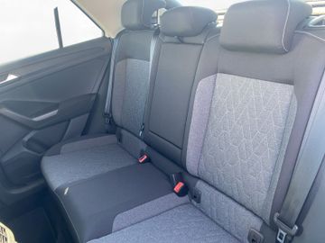 Volkswagen T-Roc - 12