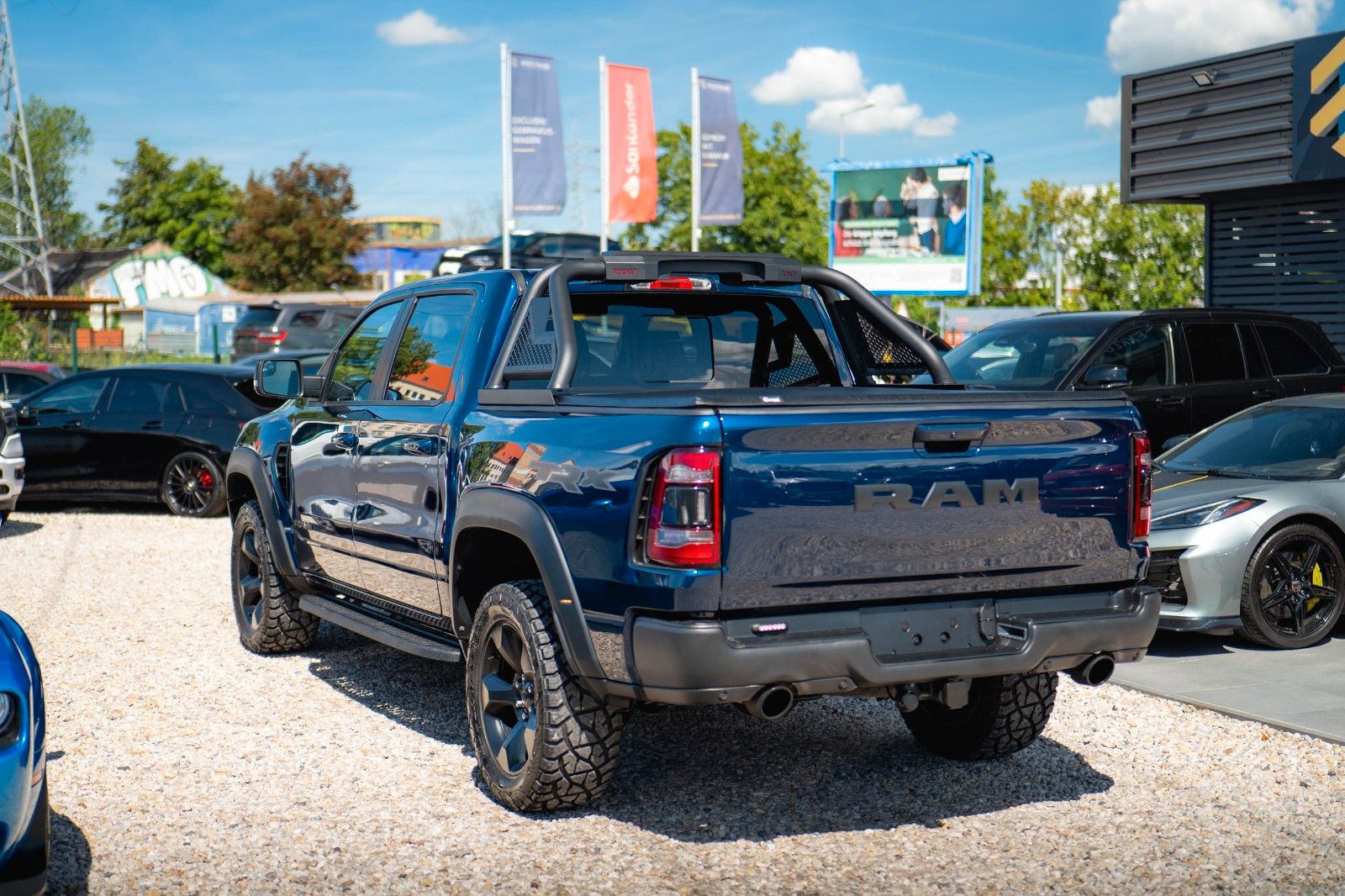 Fahrzeugabbildung Dodge RAM 5.7 V8 HEMI 4x4 LARAMIE TRX OFFROAD PAKET