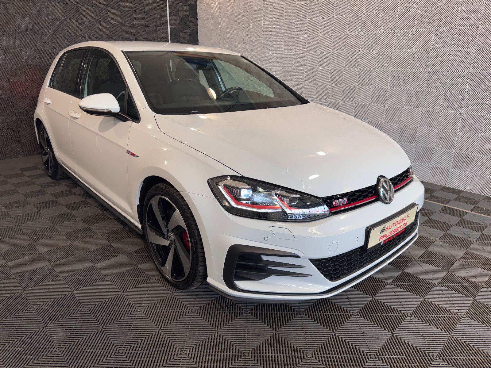 Gebrauchtwagen Volkswagen Golf Golf VII Lim. GTI*PERFORMANCE*ACC-LED-KLIMA-18" in Horb am Neckar