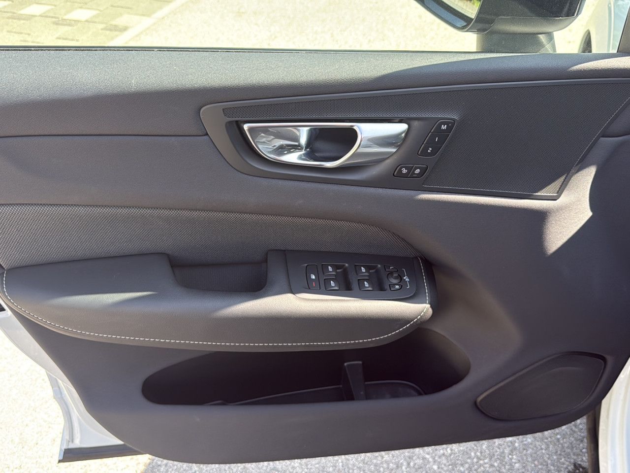 Volvo XC 60 R Design 2WD Bluetooth Navi LED Klima foto 9