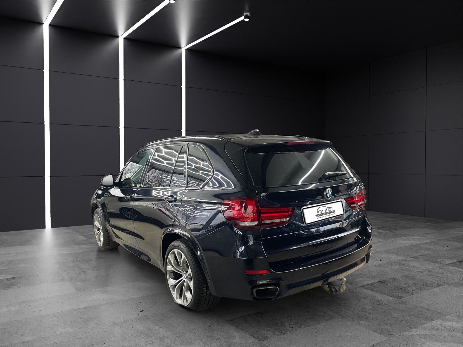 Fahrzeugabbildung BMW X5 xDrive 35 i *Pano*AHK*Sport-Paket M*Leder*