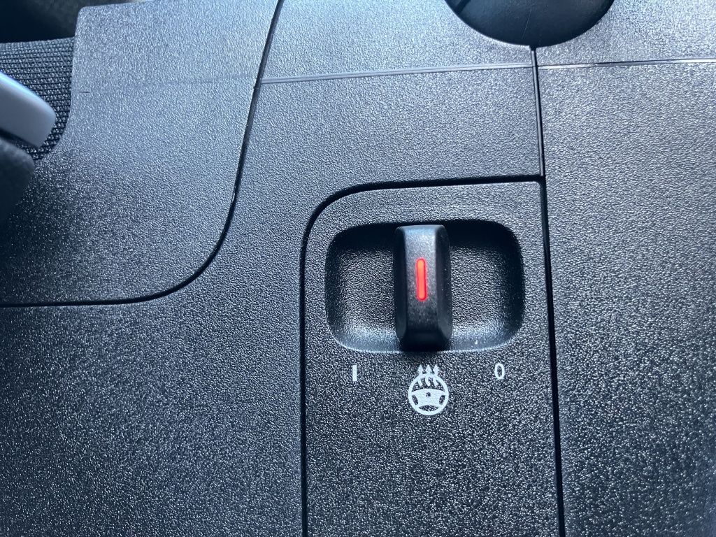 Fahrzeugabbildung Mercedes-Benz GLB 200 AMG*NIGHT*AHK*PANO*DISTR*MEMO*KEYL*MULTI