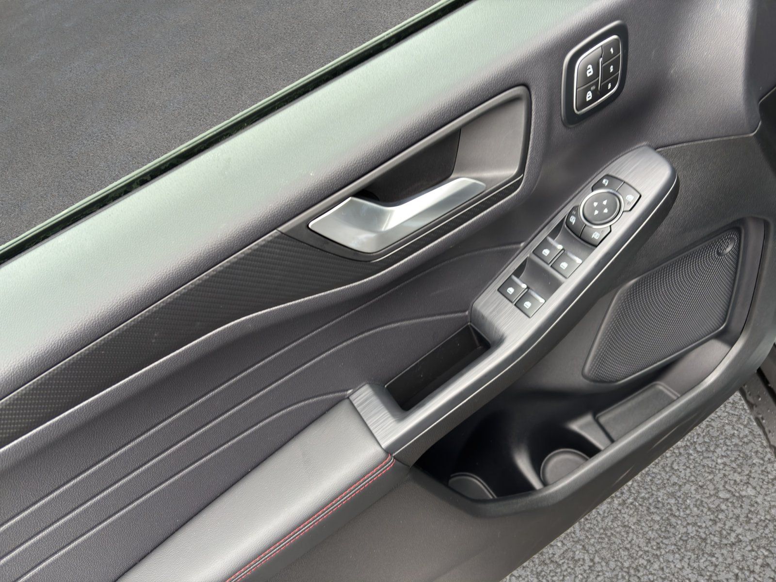 Fahrzeugabbildung Ford Kuga 2.5 PHEV Plug-In Hybrid ST-Line X