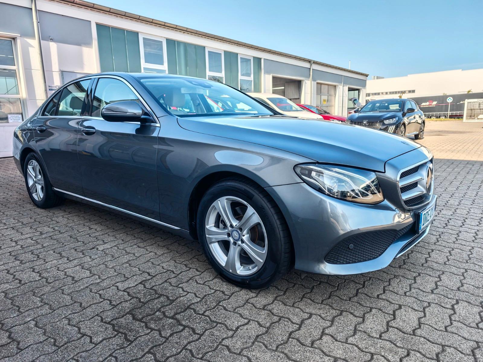 Mercedes-Benz E 200 E Limousine Leder Navi LED Kamera Memory