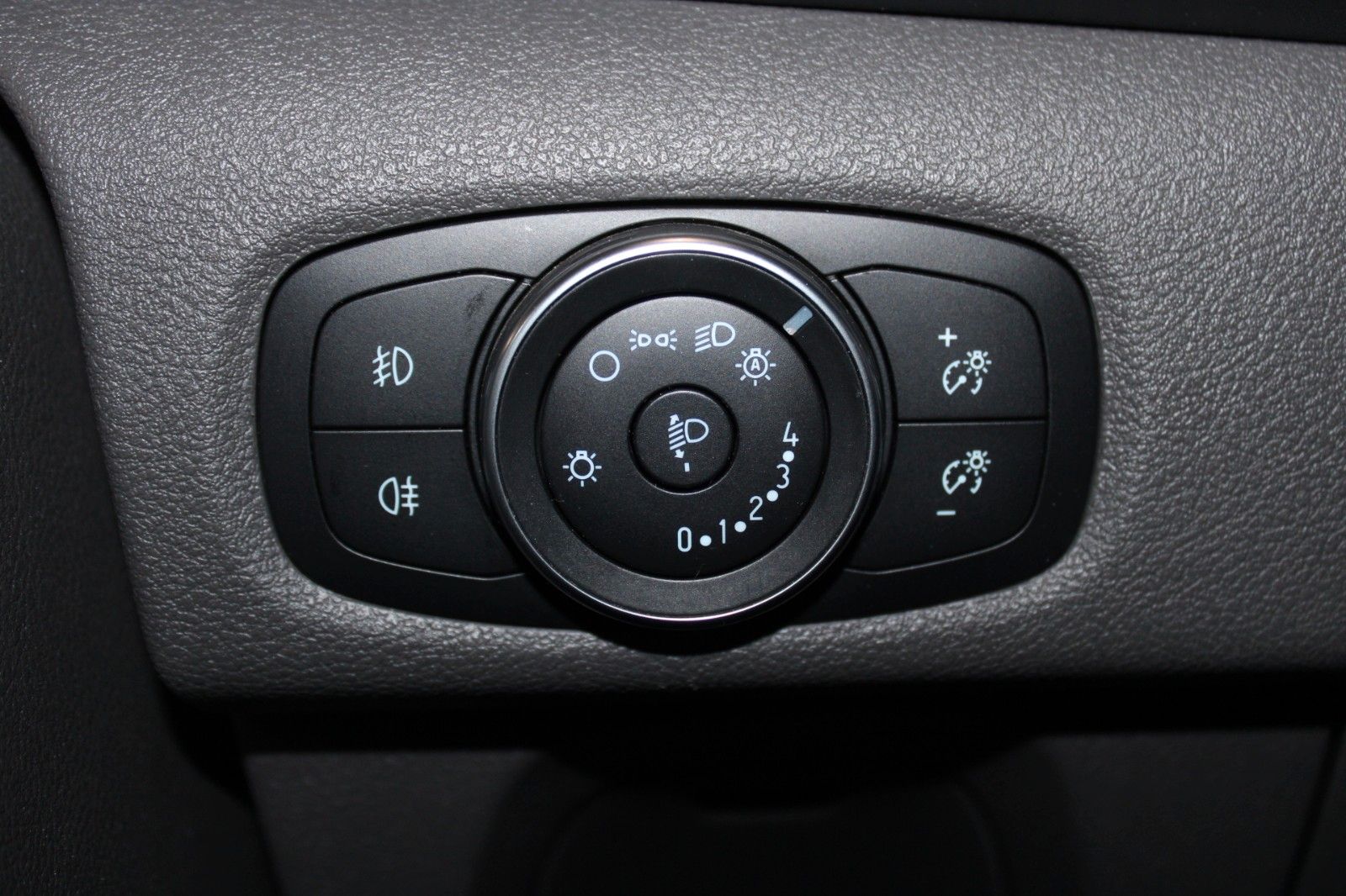 Fahrzeugabbildung Ford Transit Custom TREND KLIMA Dachträger AHK CAM