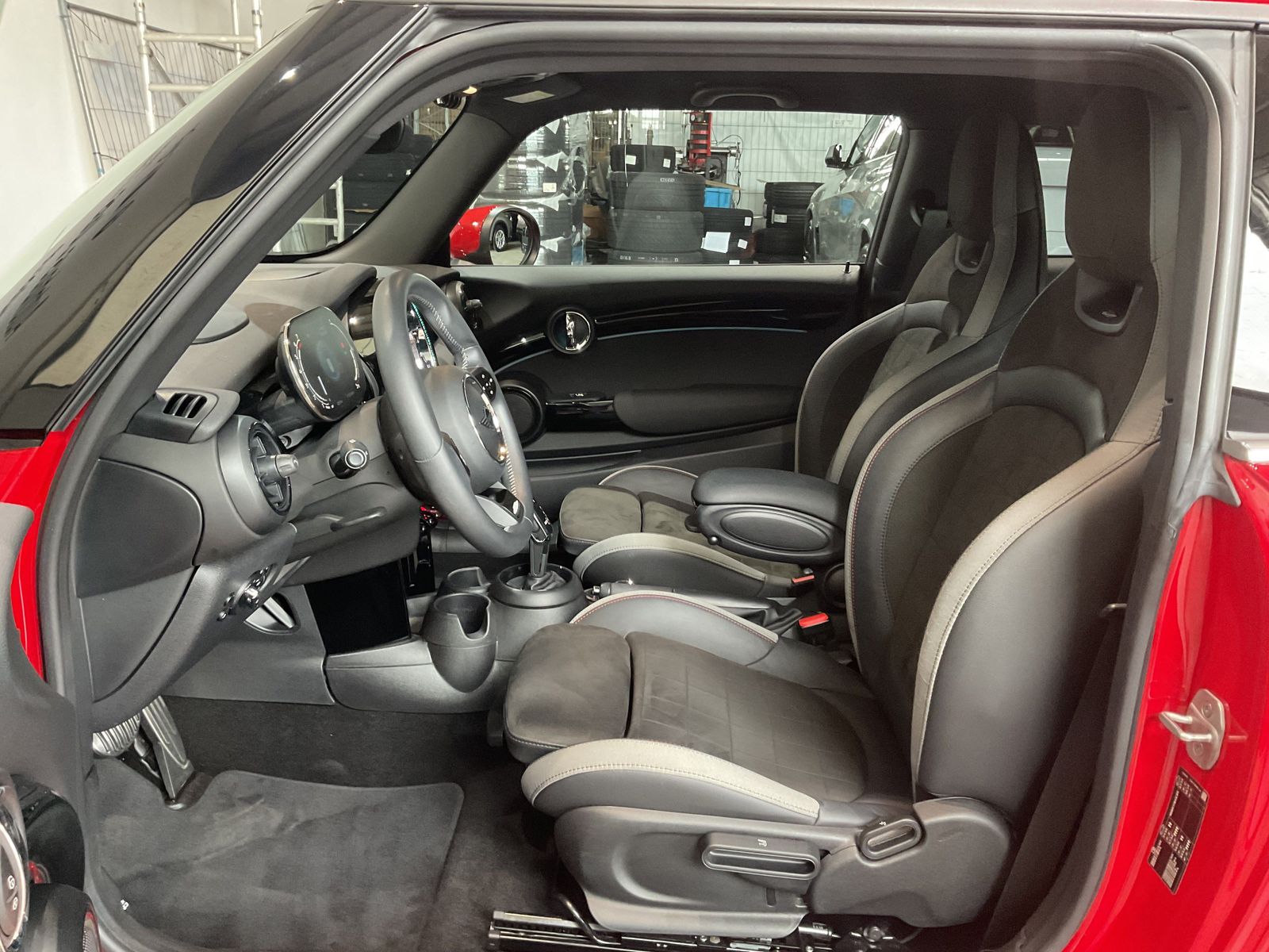 Fahrzeugabbildung MINI Cooper Hatch Head-Up DAB LED Navi Tempomat Shz