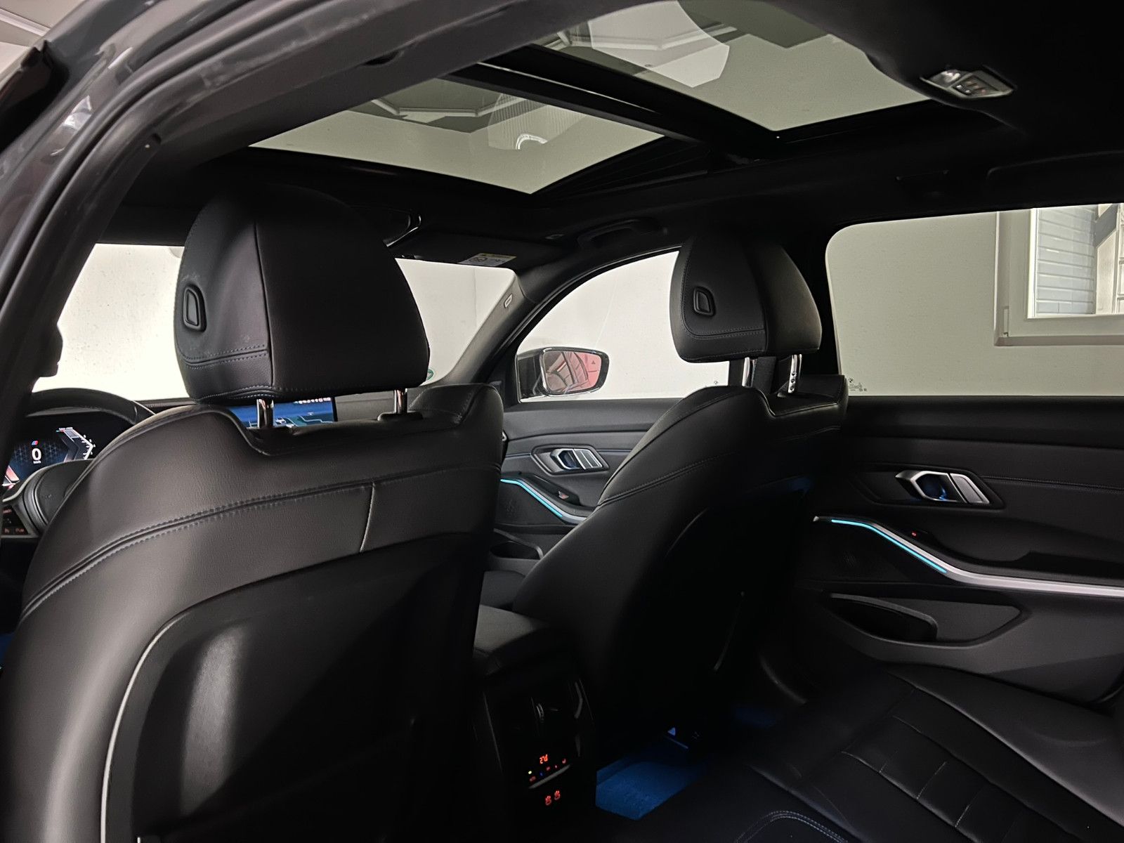 Fahrzeugabbildung BMW 330 i xDrive M SPORT PRO/LED/AHK/PANO/DRAVITGRAU