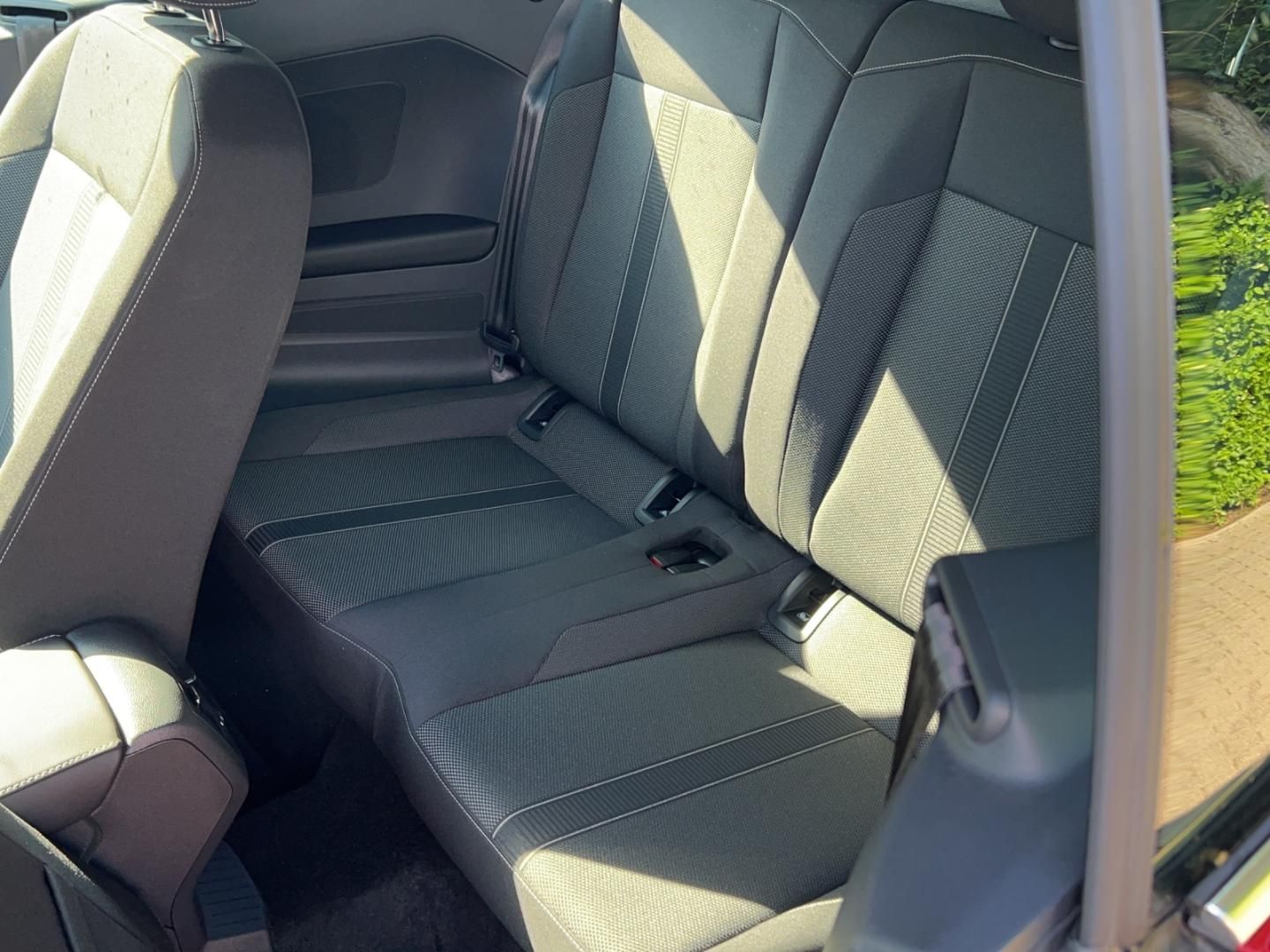 Fahrzeugabbildung Volkswagen T-Roc Cabriolet Style ACTIVE 1.5l TSI DSG, Navi,