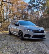 Skoda Octavia 2.0 TSI DSG RS Combi RS - Skoda Octavia von privat