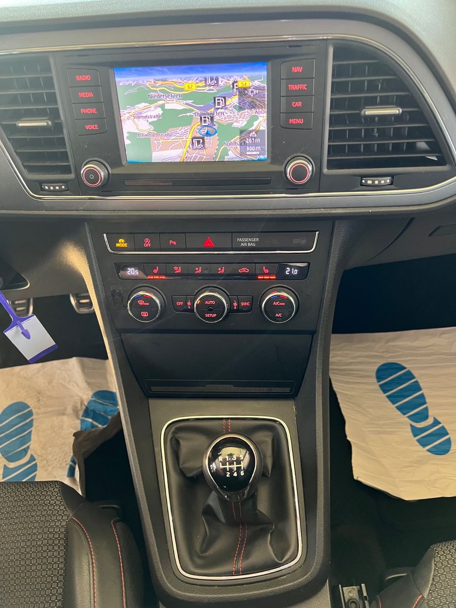 Fahrzeugabbildung SEAT Leon ST FR *LED*NAVI*BLUETOOTH*SITZHEIZUNG*