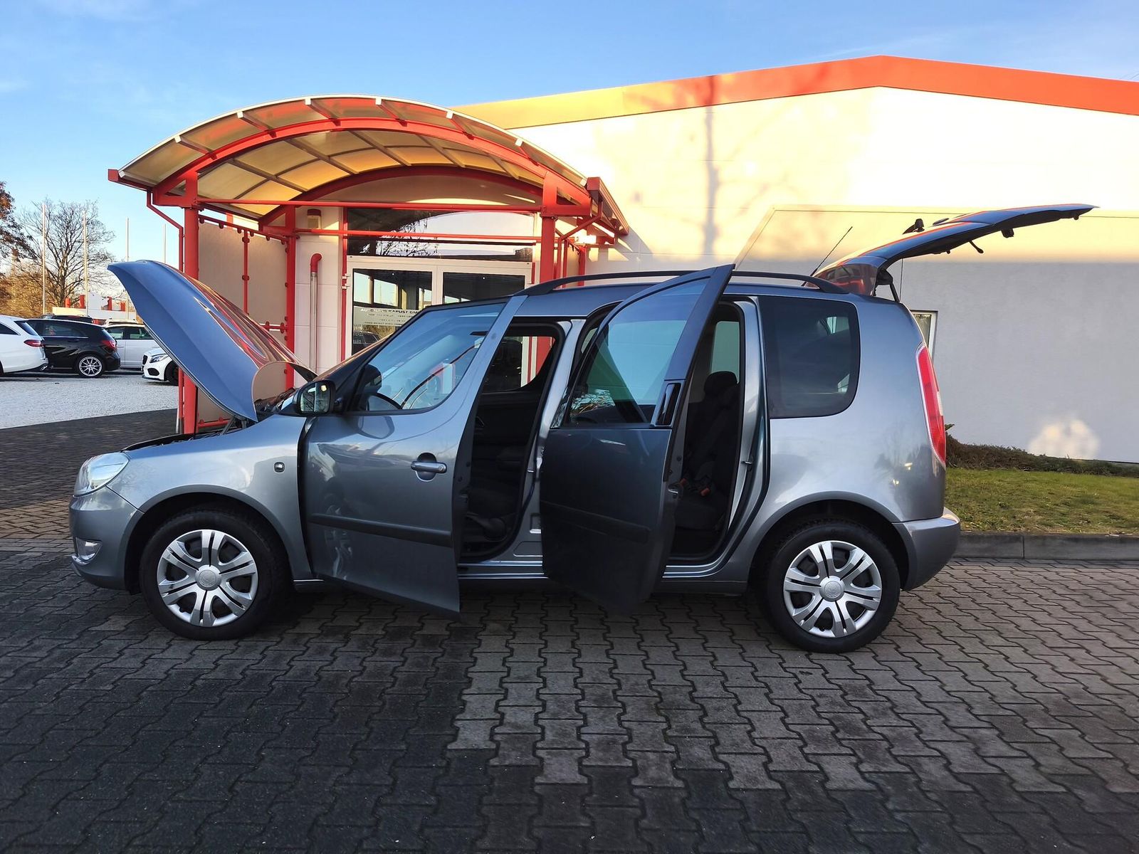 Fahrzeugabbildung SKODA Roomster 1.2 TSI Klimaauto/Tempo/Shz/PDC/Ahk