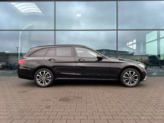 Fahrzeugabbildung Mercedes-Benz C 220d T 4Matic Autom. Night LED Comand Kamera