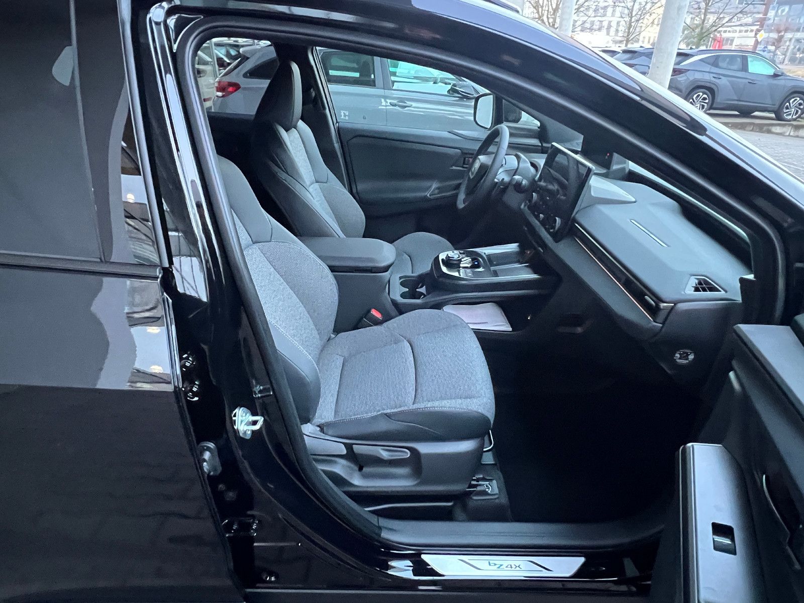 Fahrzeugabbildung Toyota BZ4X 73 kWh Teamplayer 360° KAMERA