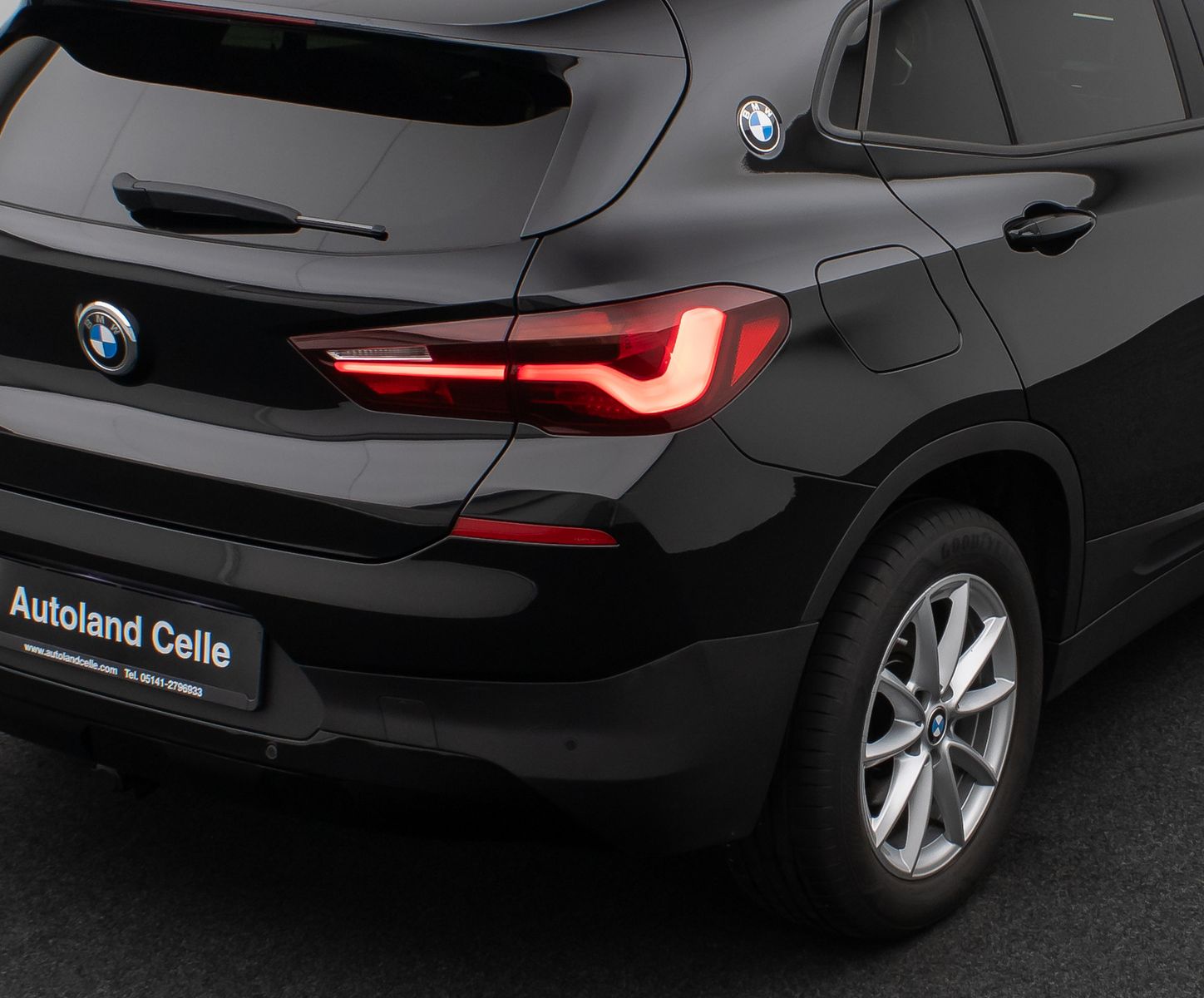 Fahrzeugabbildung BMW X2 sD18i Panorama Parkassist DAB HiFi AHK LED