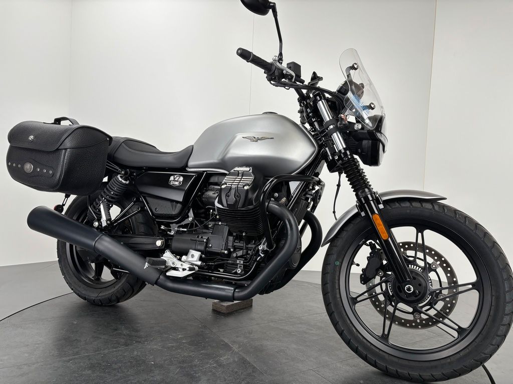 Fahrzeugabbildung Moto Guzzi V7 IV STONE *LEDERTASCHEN *NEUWERTIG