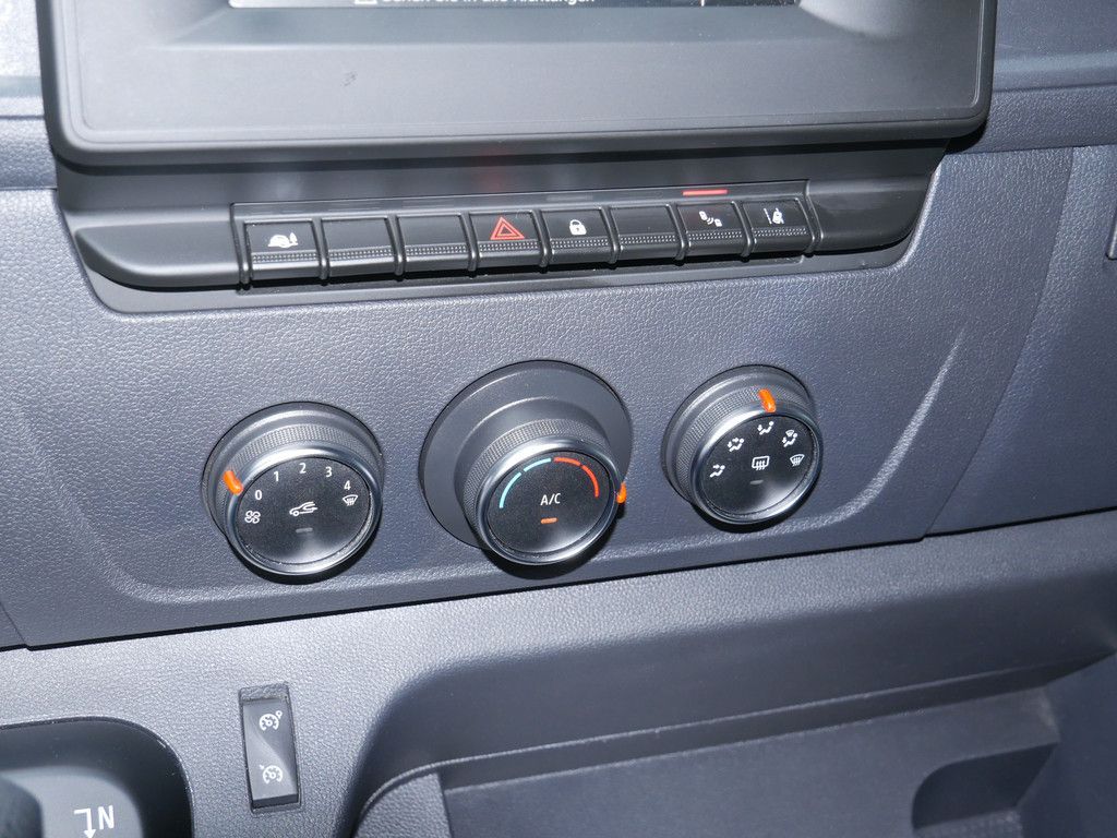 Fahrzeugabbildung Renault Master Kasten FWD Komfort L2H2 3,5t Automatik