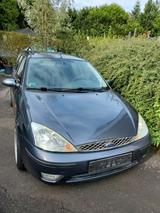 Ford Focus Kombi HU 04/26 EZ 11/04 - Ford Focus aus 2004: Kombi