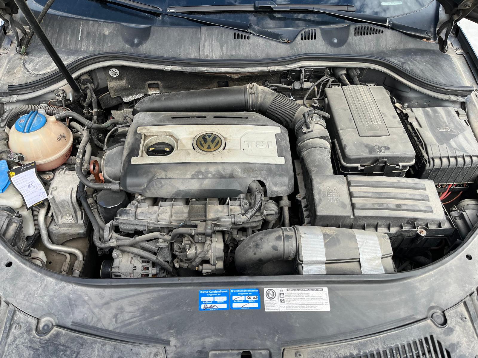 Volkswagen Passat 2010 — photo 36