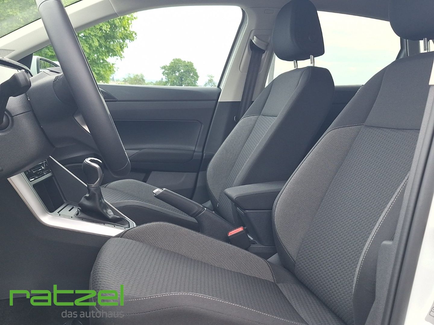 Fahrzeugabbildung Volkswagen Polo 1.0 TSI LIFE Sitzheizung+Allwetter+PDC
