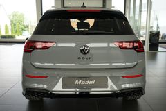 VW Golf 2.0 TDI DSG R-Line | Pano | HuD | FACELIFT VW Golf 2.0 TDI DSG R-Line | Pano | HuD | FACELIFT