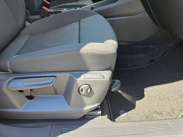 Fahrzeugabbildung Volkswagen Caddy Life Maxi Rollstuhltransport