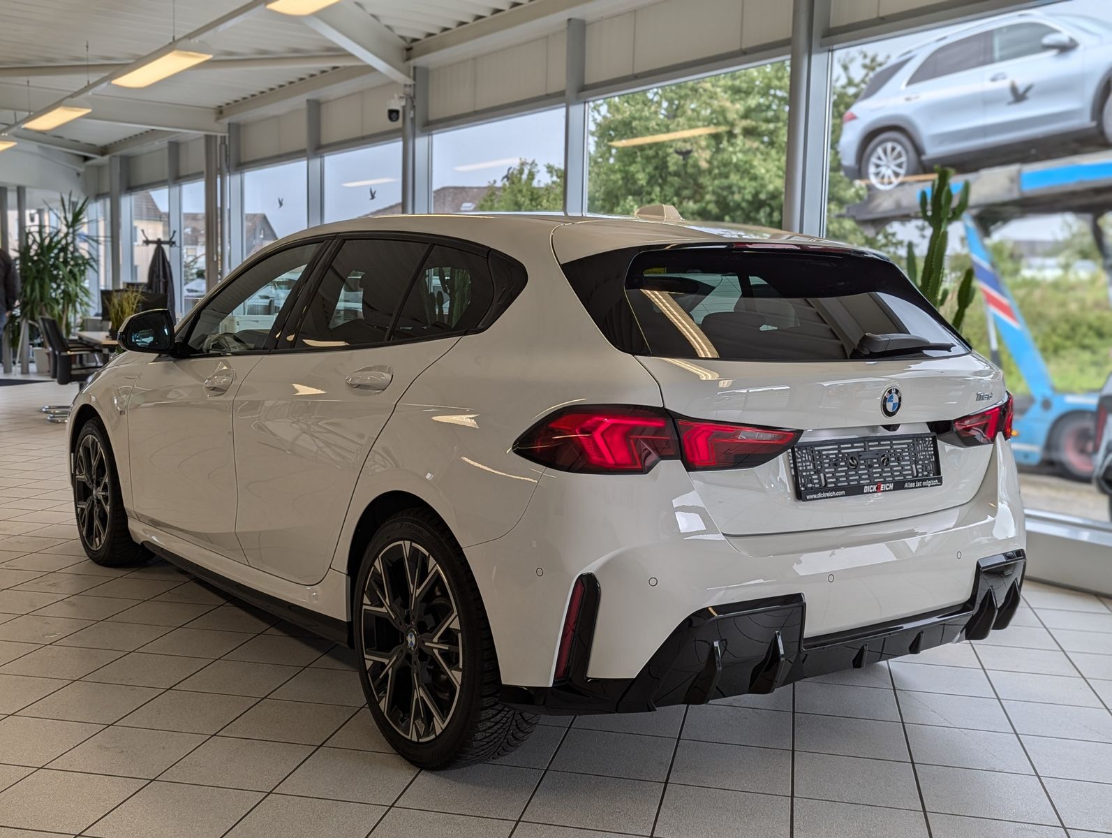 BMW 118 d M-Sport Pano HUD Innovations-Paket 360 AHK - Image 5