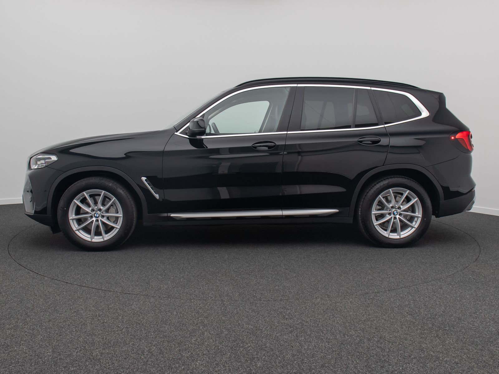 Fahrzeugabbildung BMW X3 xD30d Kamera DAB HiFi Lenkrhzg Alarm Sport