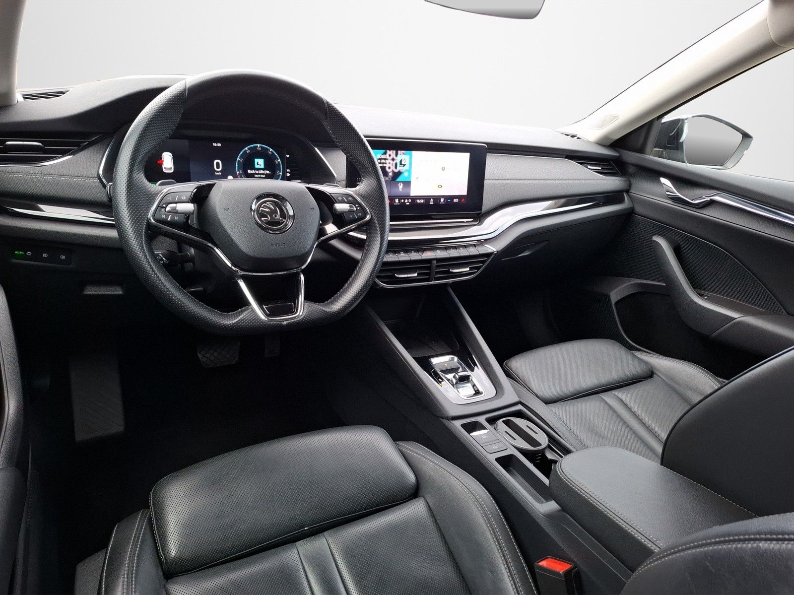 SKODA Octavia Combi 1.4 TSI iV First Edition DSG / E-S - Image 10