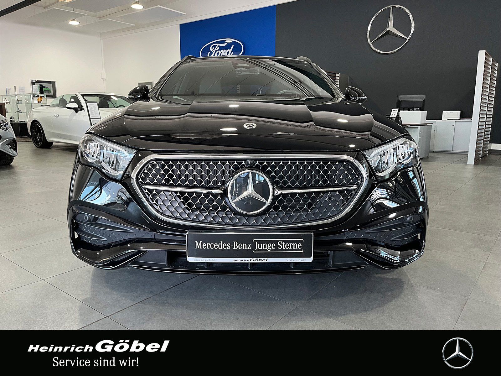 Fahrzeugabbildung Mercedes-Benz E 200 T AMG+NIGHT+DISTRONIC+LED+AMBIENTE+CARPLAY
