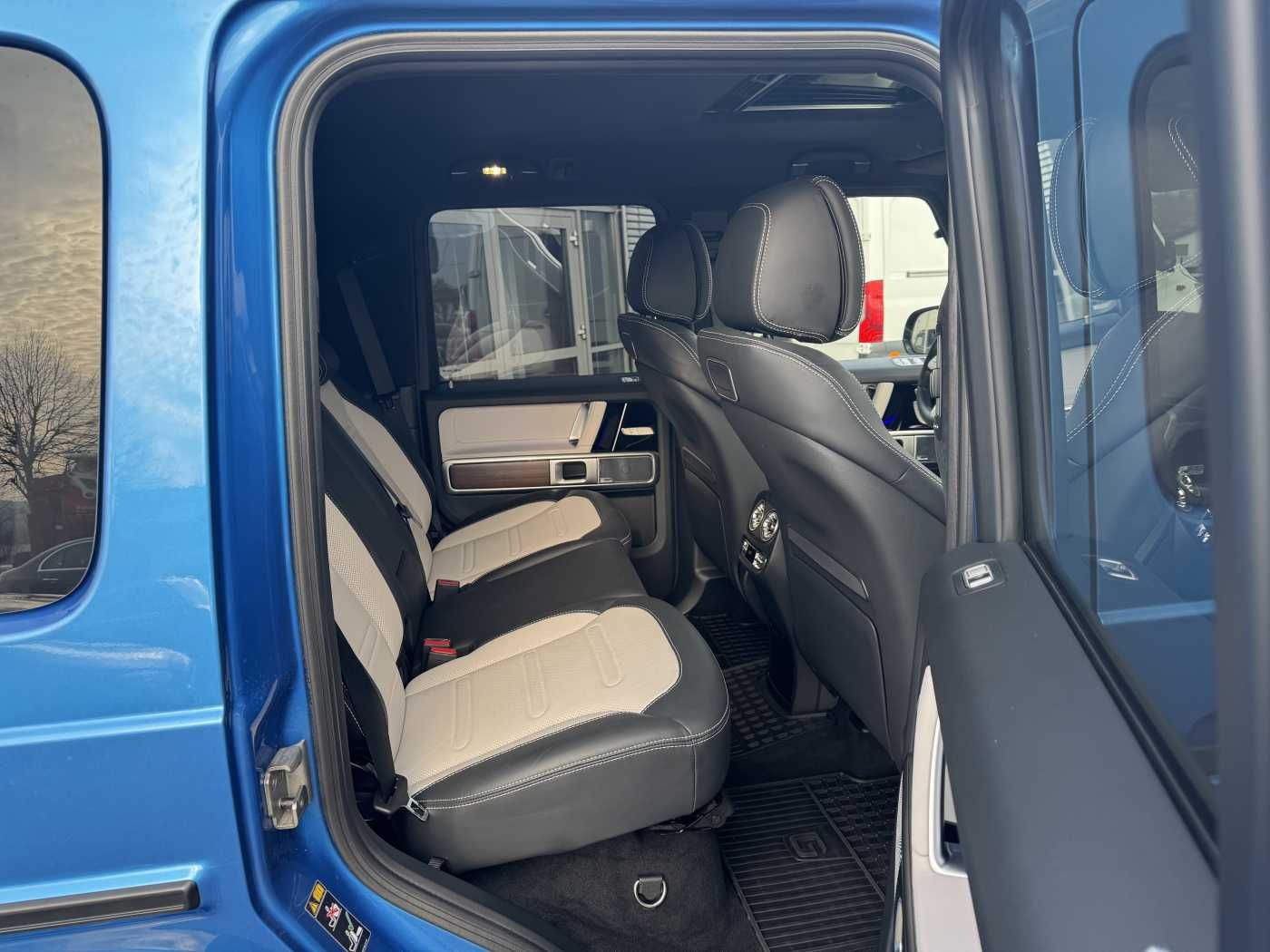 Fahrzeugabbildung Mercedes-Benz G 500 PROFESSIONAL+DACH+BURM3D+AHK +StHz+360°+Sp