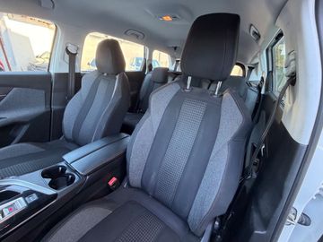 Peugeot 5008 - 8