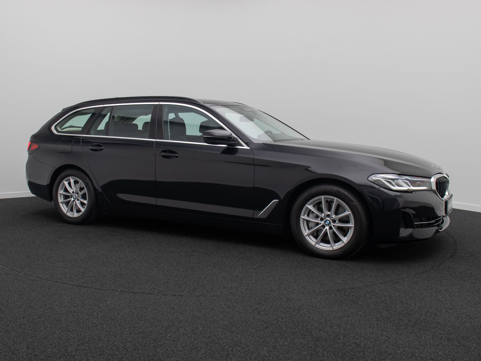 Fahrzeugabbildung BMW 540d xD ACC Laser HUD DAB Panorama H/K Belüftung