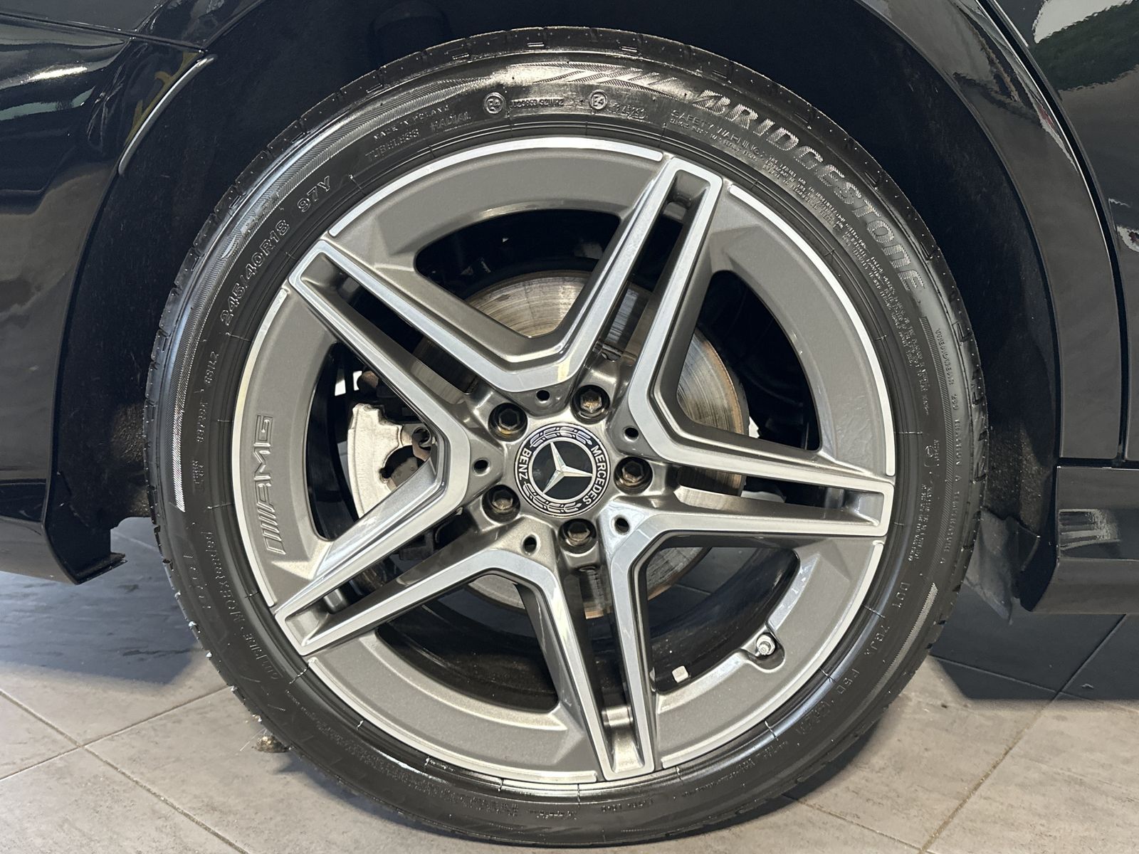 Fahrzeugabbildung Mercedes-Benz C 300e Limousine AMG-Line NAV+LED+PANO+AHK+ACC