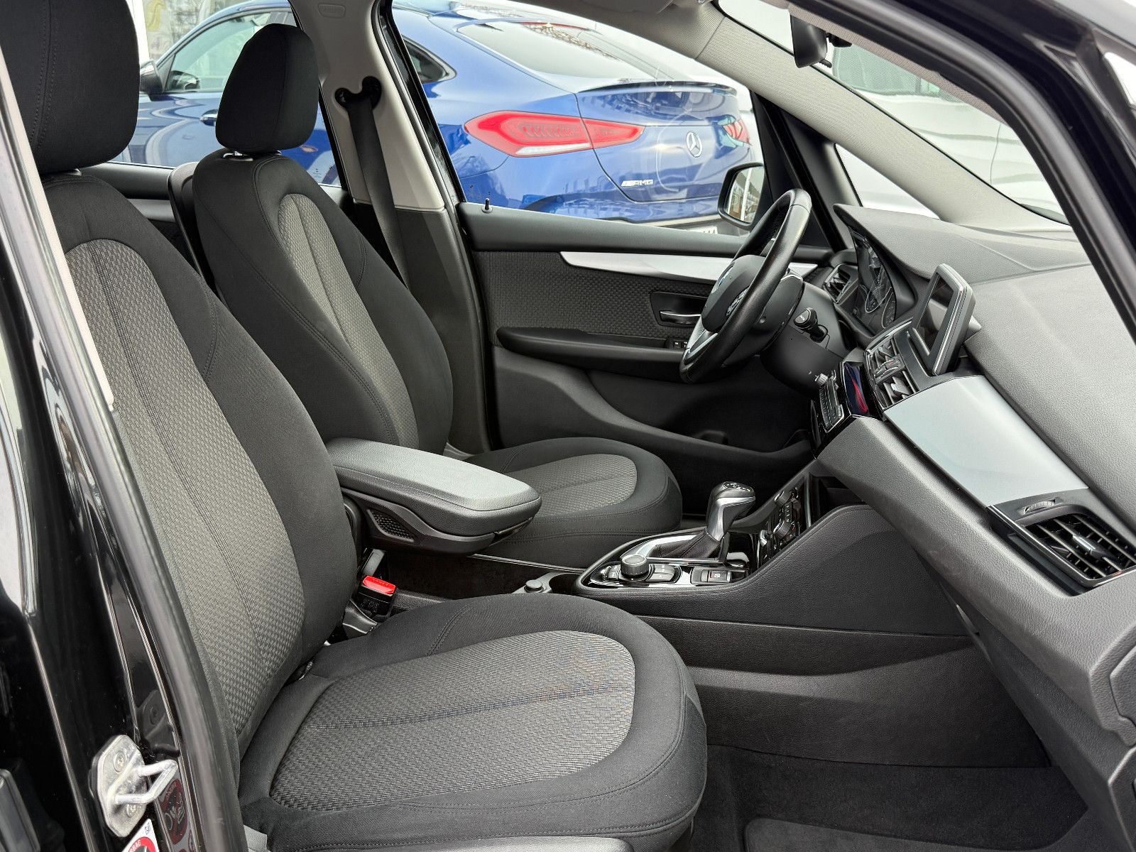 Fahrzeugabbildung BMW 218i Gran Tourer Advantage Aut AHK GRA PDC SHZ