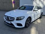 Mercedes-Benz E 220 d 4Matic T 9G-TRONIC AMG Line / Distr - Mercedes-Benz E 220 in Krefeld