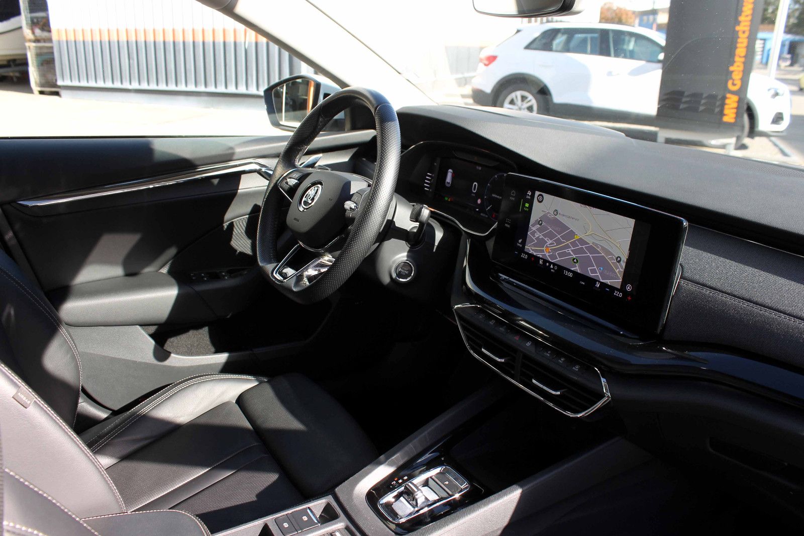 Fahrzeugabbildung SKODA Octavia Combi Style 2.0TDI DSG AHK PANO KAM HUD