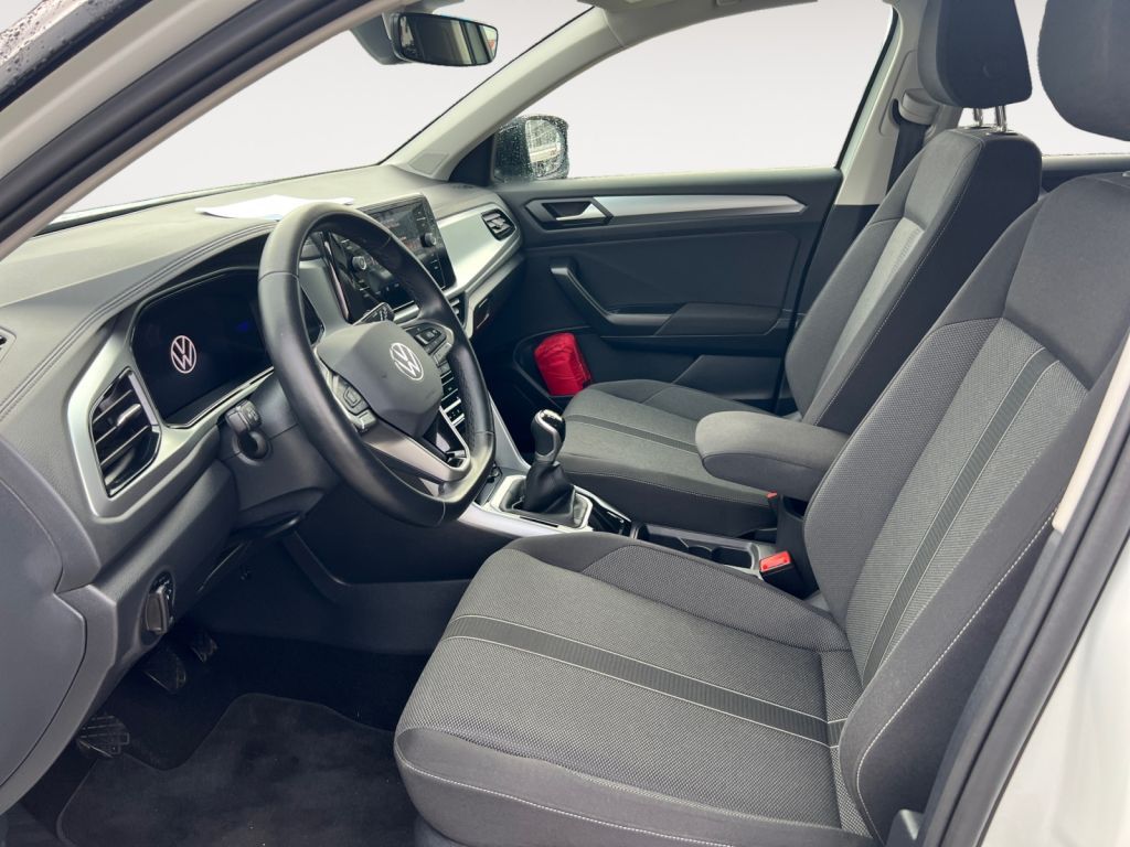 Fahrzeugabbildung Volkswagen T-Roc 1.5 TSI Life AHZV Standheizung