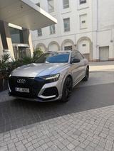 Audi RSQ8 RS Q8 TFSI quattro tiptronic - - silberne Audi RSQ8