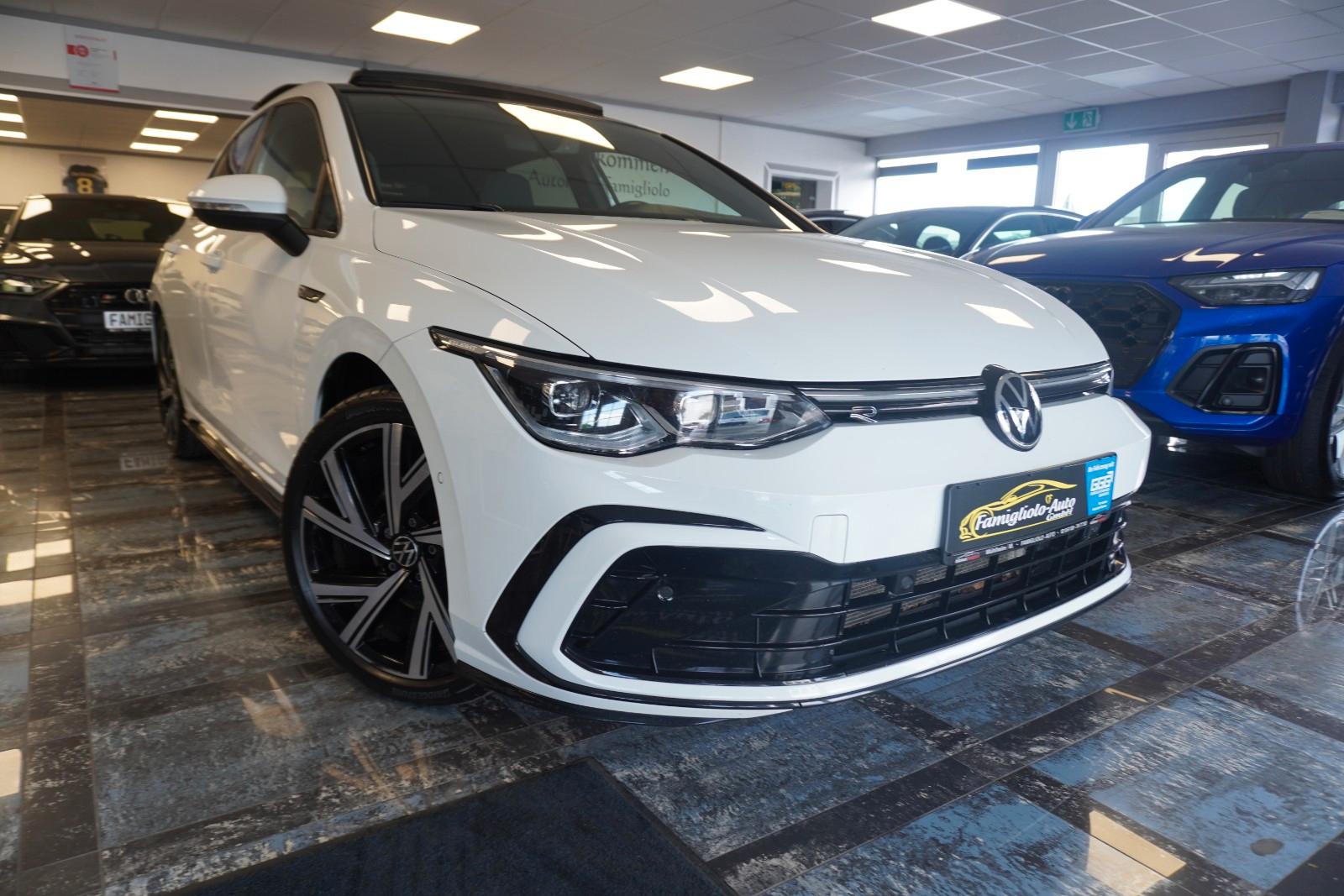 Volkswagen GolfVIII Lim. R-Line Pano Kamera IQLight Ambien