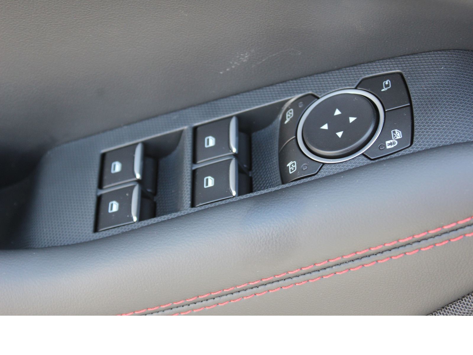 Fahrzeugabbildung Ford Mustang Mach-E AWD