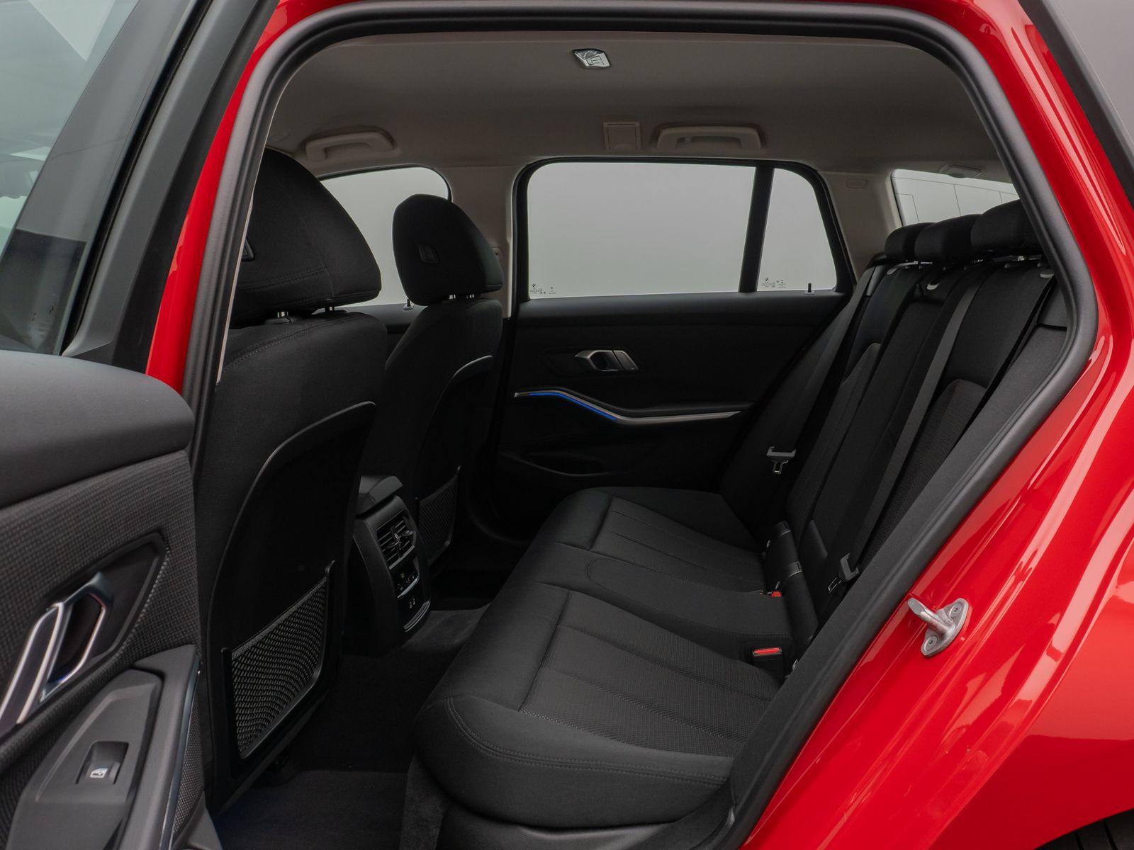 Fahrzeugabbildung BMW 320d  xD Laser DAB Fernlichtassist Komfort Alarm